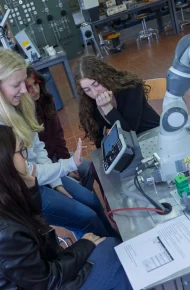 Il Volta ospita le delegazioni estere nell'ambito del progetto Codecraft